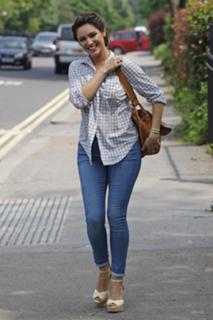 Kelly Brook feet photo thumbnail
