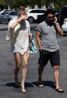 LeAnn Rimes feet photo thumbnail