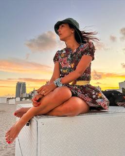Caterina Balivo feet photo thumbnail