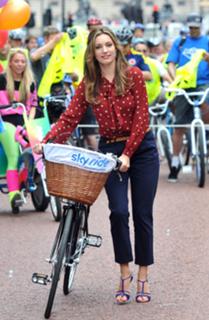 Kelly Brook feet photo thumbnail