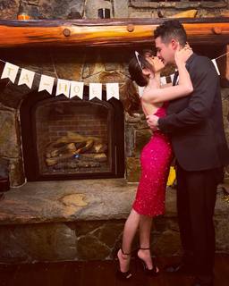 Sarah Hyland feet photo thumbnail