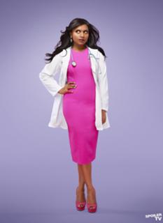 Mindy Kaling feet photo thumbnail
