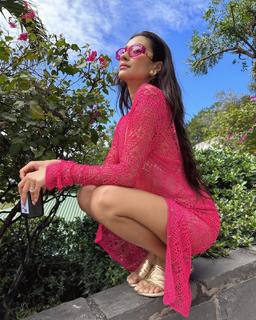 Shay Mitchell feet photo thumbnail