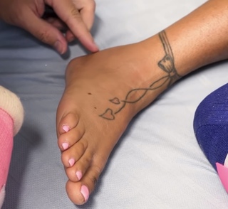 Katie Price feet photo thumbnail