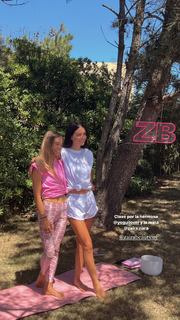Zaira Nara feet photo thumbnail