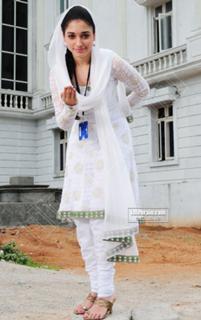 Tamannaah Bhatia feet photo thumbnail