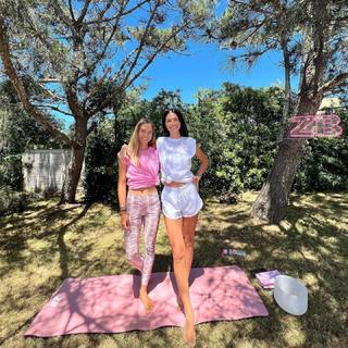 Zaira Nara feet photo thumbnail