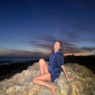 Zaira Nara feet photo thumbnail