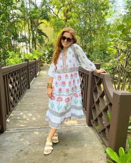 Isla Fisher feet photo thumbnail