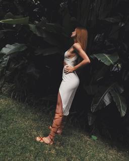 Marina Ruy Barbosa feet photo thumbnail