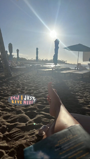 Sarah Michelle Gellar feet photo thumbnail