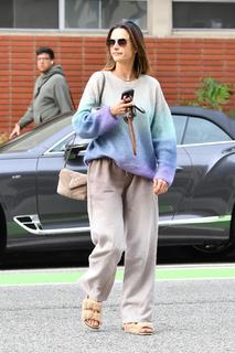 Alessandra Ambrosio feet photo thumbnail