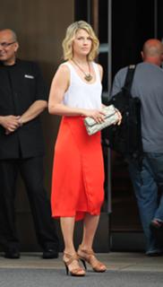 Ali Larter feet photo thumbnail
