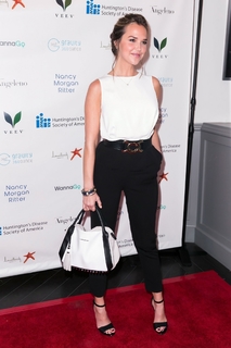 Arielle Kebbel feet photo thumbnail