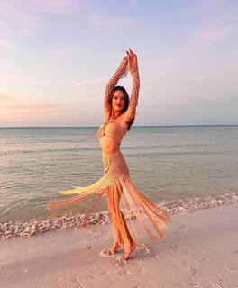 Alessandra Ambrosio feet photo thumbnail