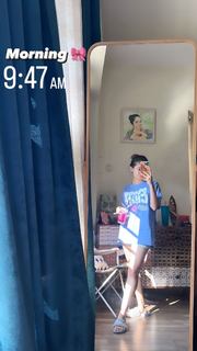 Anushka Sen feet photo thumbnail