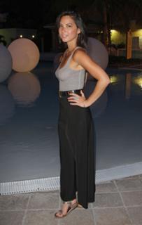 Olivia Munn feet photo thumbnail