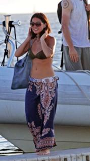 Olivia Munn feet photo thumbnail