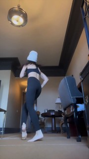 Abigail Spencer feet photo thumbnail
