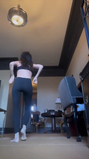 Abigail Spencer feet photo thumbnail