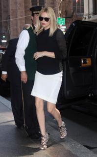 Charlize Theron feet photo thumbnail