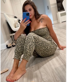 Jenelle Jcakess feet photo thumbnail