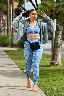 Jordin Sparks feet photo thumbnail