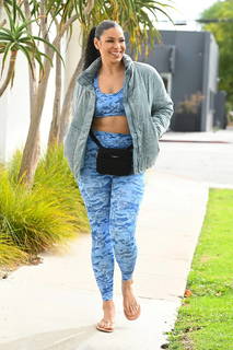 Jordin Sparks feet photo thumbnail