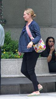 Uma Thurman feet photo thumbnail