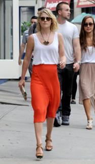 Ali Larter feet photo thumbnail