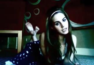 Lana Del Rey feet photo thumbnail