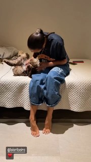 Lais Ribeiro feet photo thumbnail