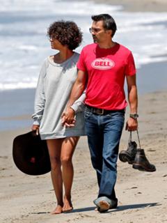Halle Berry feet photo thumbnail