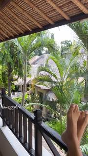 Anna Safroncik feet photo thumbnail