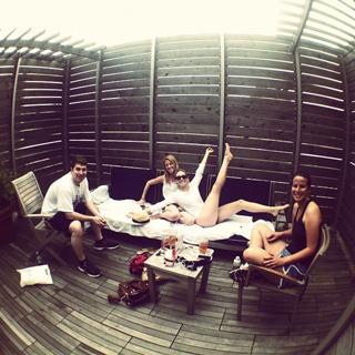 Emmy Rossum feet photo thumbnail