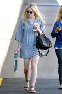 Dakota Fanning feet photo thumbnail