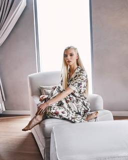 Anya Taylor-Joy feet photo thumbnail