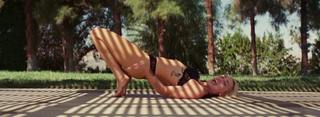 Miley Cyrus feet photo thumbnail