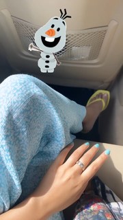 Anushka Sen feet photo thumbnail