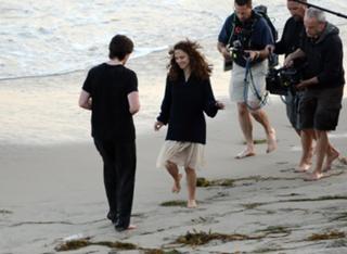 Natalie Portman feet photo thumbnail