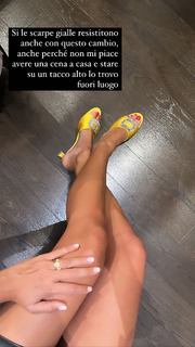 Caterina Balivo feet photo thumbnail