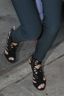 Charlize Theron feet photo thumbnail