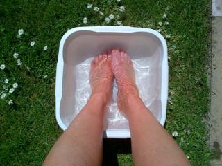 Melanie Sykes feet photo thumbnail