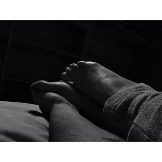Blanca Suárez feet photo thumbnail