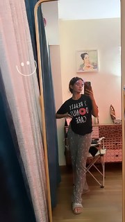 Anushka Sen feet photo thumbnail