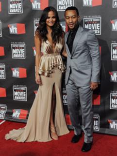 Chrissy Teigen feet photo thumbnail