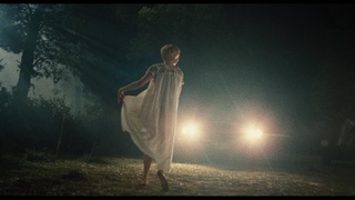 Michelle Williams feet photo thumbnail