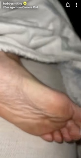 Natalie Noel Mariduena feet photo thumbnail