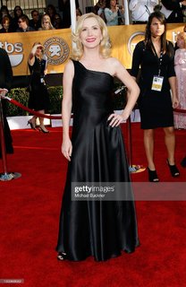 Angela Kinsey feet photo thumbnail