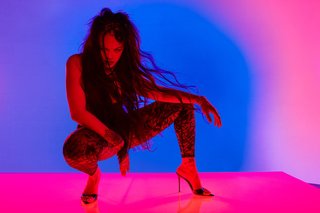 Rihanna feet photo thumbnail